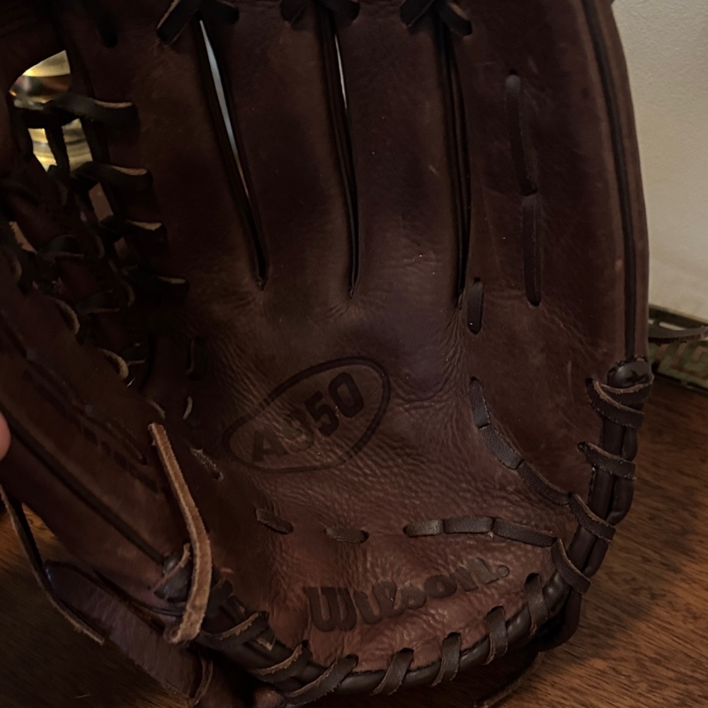 Wilson A950 Classic Brown Leather Glove - Picture 5 of 7